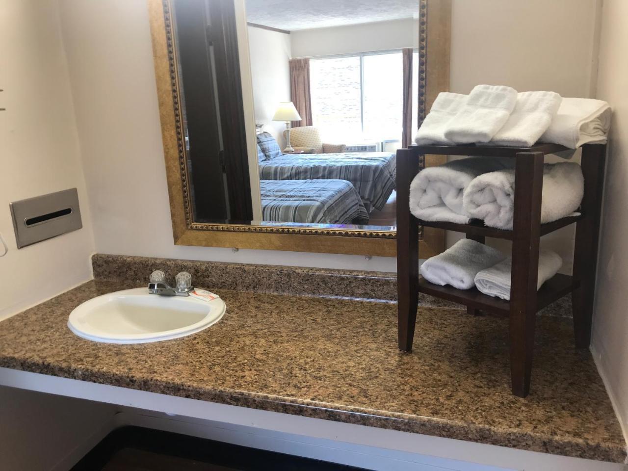 Daniel Boone Motor Inn Pikeville Buitenkant foto